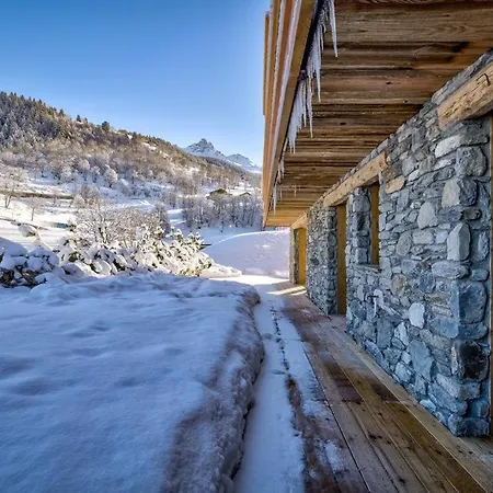 Apartment Le Cheval Blanc, Aux Pieds, Jacuzzi Meribel
