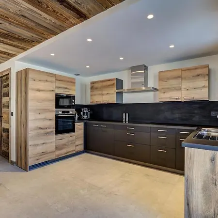Apartment Le Cheval Blanc, Aux Pieds, Jacuzzi Meribel