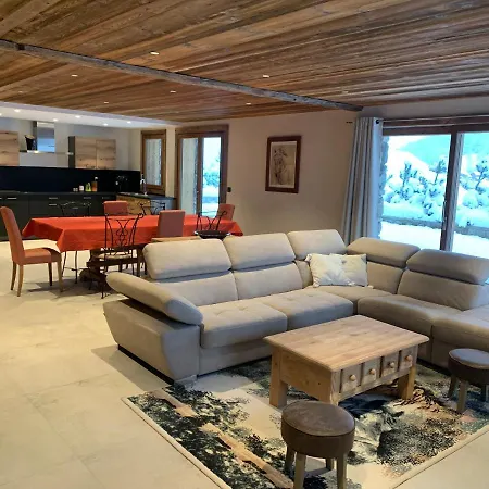 Le Cheval Blanc, Aux Pieds, Jacuzzi Apartment Meribel